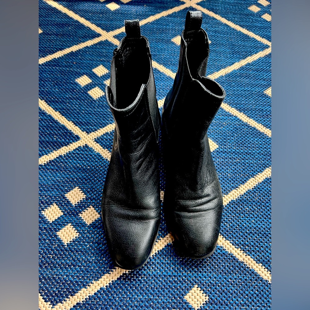 Kenneth Cole boots